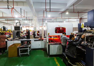Package box automatic molding machine 