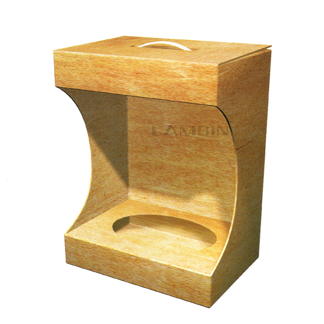 box with an inserted bottom, a broad window and a firm handle
