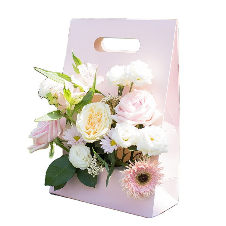 High Grade Convenient Kraft Paper Bag Square Flower Bag With Handle
