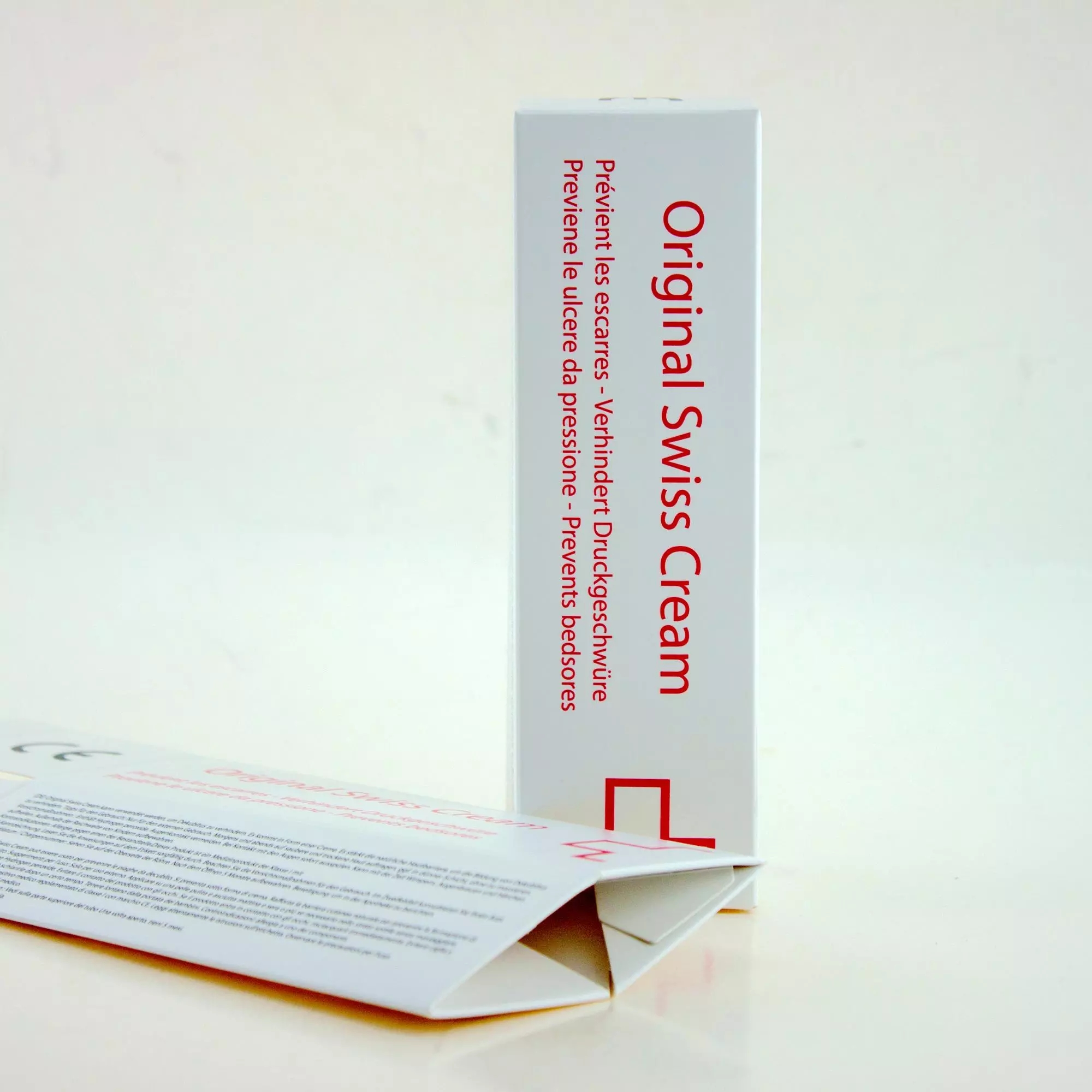 Cosmetic Offset Printing White Coated Paper Folding Box OEM service 