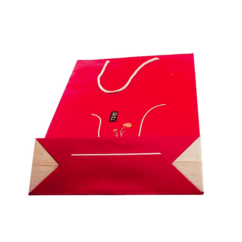 2020 Red Shopping Paper Bag With Matt Gold For The Clothes