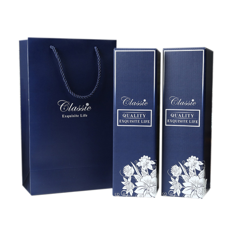 Wholesale High Quality Custom Logo Paper Gift Bags With Silk Handles For Clothing Gifts